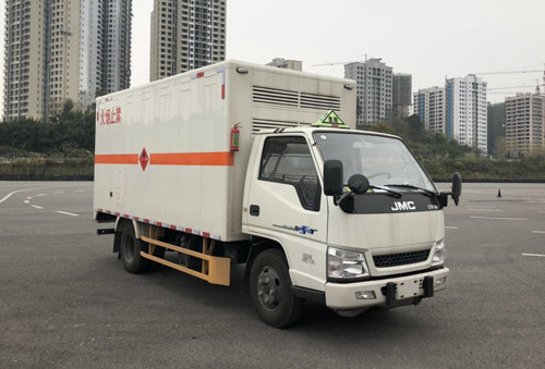 江铃江特牌JMT5040XRYXGA2型易燃液体厢式运输车