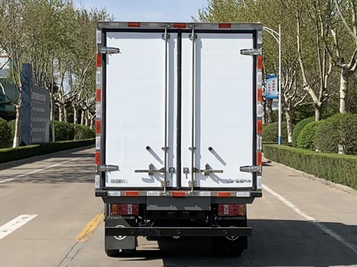 BJ5046XLC-ABس